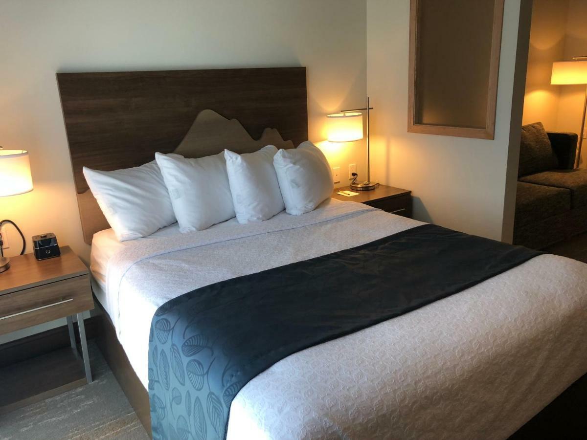 Kodiak Compass Suites Ngoại thất bức ảnh